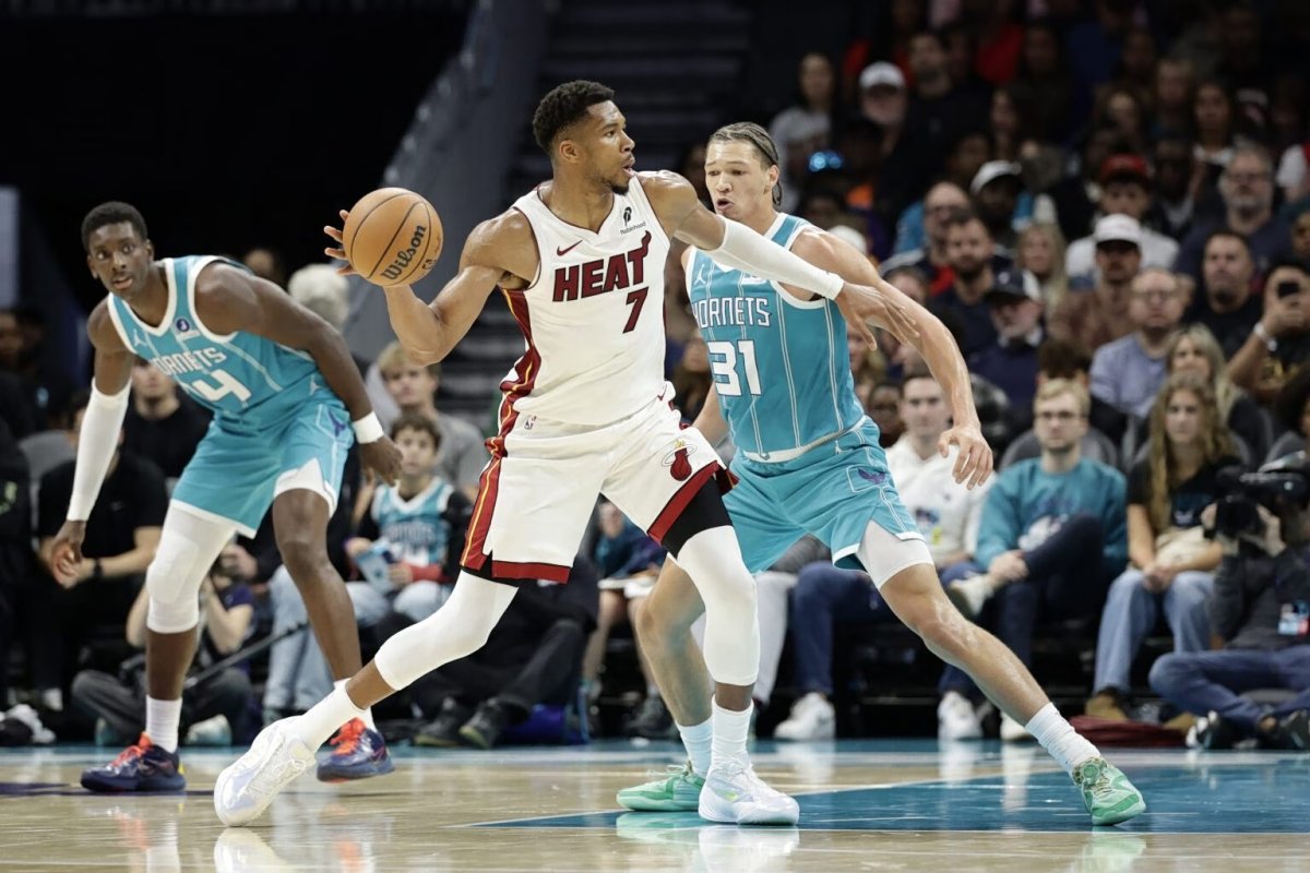 NBA'de Charlotte Hornets, Miami Heat'i 115-110 yendi; Yunan yıldız Antetokounmpo 6 faulle oyundan atıldı