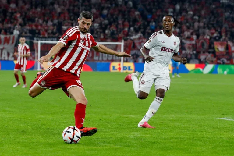 Yunan devleri Olympiacos ve Panathinaikos, Avrupa'da kusursuz başlangıcını koruyor
