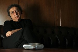 ELAS Kültür Birimi'nden Dionysis Charitopoulos için taziye: "İsyan edenleri giderek daha az tolere eden bir çağda ayrıldı"