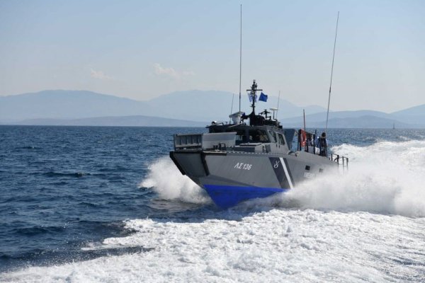 Girit açıklarında 4 operasyonda 200'den fazla göçmen kurtarıldı