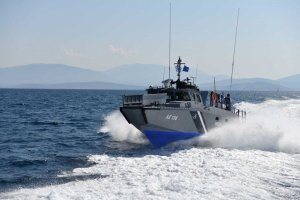 Girit açıklarında 4 operasyonda 200'den fazla göçmen kurtarıldı