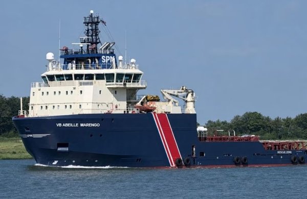 Yunanistan–Kıbrıs kablosu için deniz tabanı araştırmasına hazırlanan Fransız gemisi Heraklion'a doğru yolda