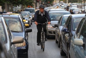 Atina'da trafik yoğunlaştı: En uzun gecikmeler nerede yaşanıyor