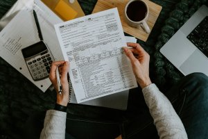 AB istatistik kurumu Eurostat'a göre her iki Yunanlıdan biri beklenmedik harcamaları karşılayamıyor