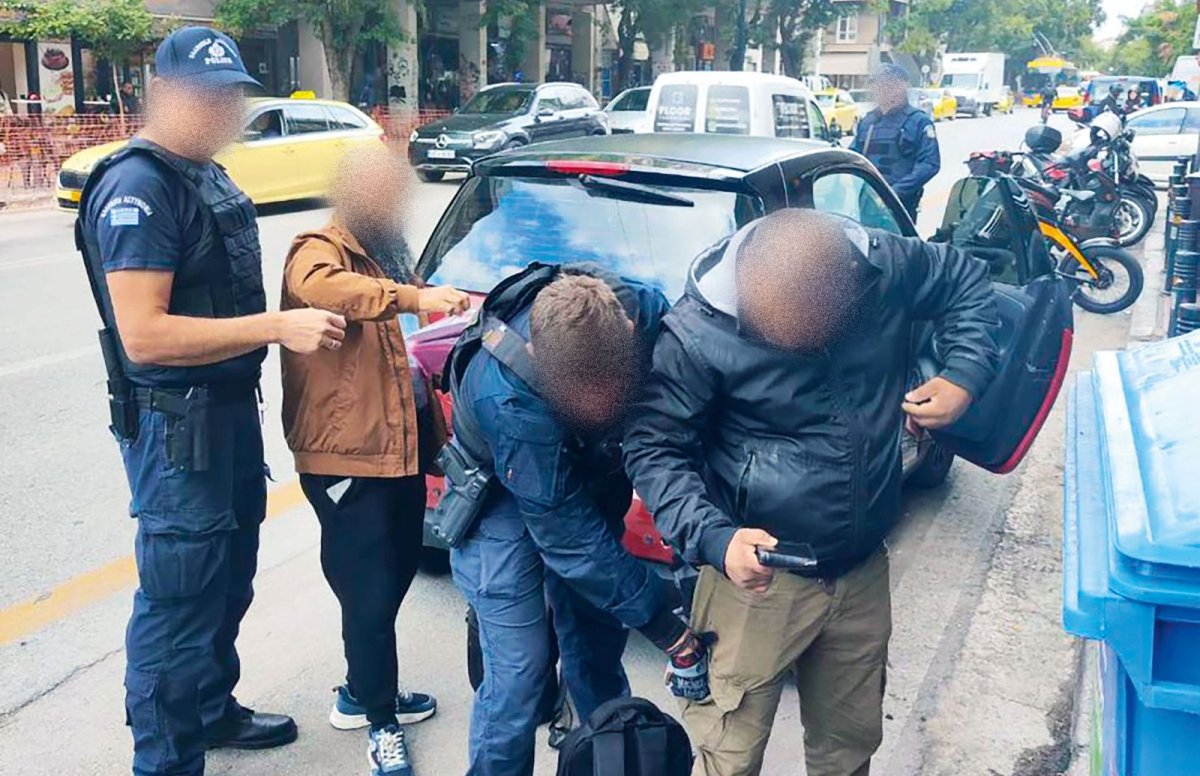 Yunan polisi Atina merkezinde 'Temiz Meydanlar' operasyonu başlattı