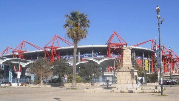Karaiskakis Stadyumu 52 bin koltuğa genişletilecek, danışma süreci başladı