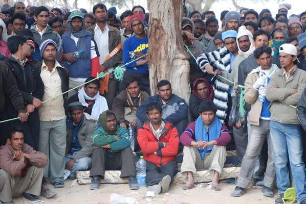 Yunanistan ve AB, Bangladeş'i Libya ve Mısır üzerinden geçen düzensiz göç yollarını sınırlamaya çağırıyor
