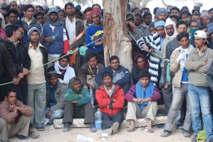 Yunanistan ve AB, Bangladeş'i Libya ve Mısır üzerinden geçen düzensiz göç yollarını sınırlamaya çağırıyor