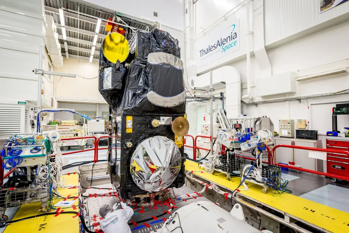 Thales Alenia Space'in ALL-IN-ONE gözetleme sistemi: Hellas Sat 5'e optik haberleşme yükü ve Kıbrıs anlaşması