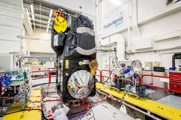 Thales Alenia Space'in ALL-IN-ONE gözetleme sistemi: Hellas Sat 5'e optik haberleşme yükü ve Kıbrıs anlaşması