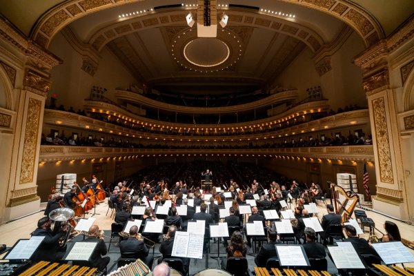 Yunanistan Ulusal Operası, Carnegie Hall'da Kazancakis'e adanan konserle New York'ta ilk kez sahne aldı