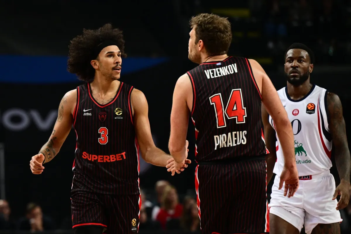 Bulgar forvet Vezenkov, Olympiacos'ta Yunan efsanesi Spanulis'in Euroleague skor rekorunu geçti