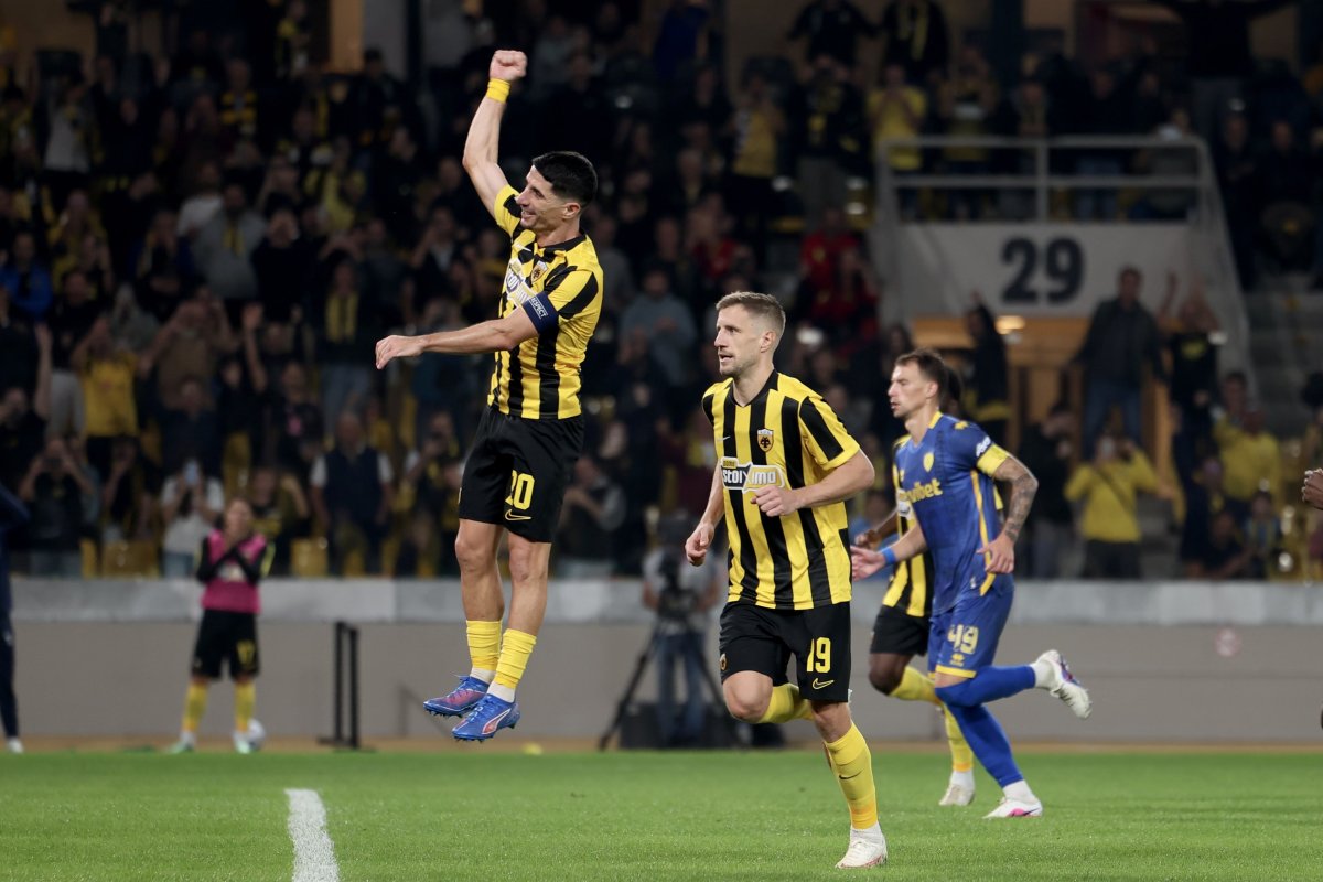 Yunan kulübü AEK, Panaitolikos'u 5-0 mağlup etti; ligde 31 maçtır yenilmiyor