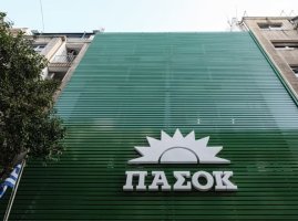 PASOK'tan konut çıkışı: Miçotakis döneminde barınma en erişilemez düzeye ulaştı