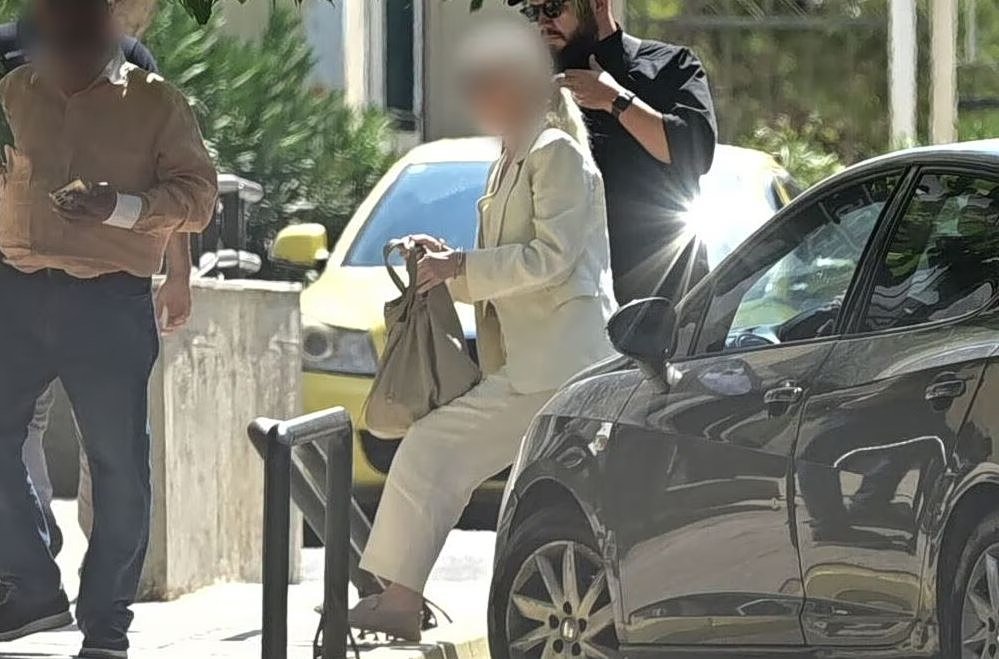 Şarkıcı Mazanakis'in ölümü: Doktorların kızı EKAB'ı aradığını, plazmaferez olduğunu kabul etti