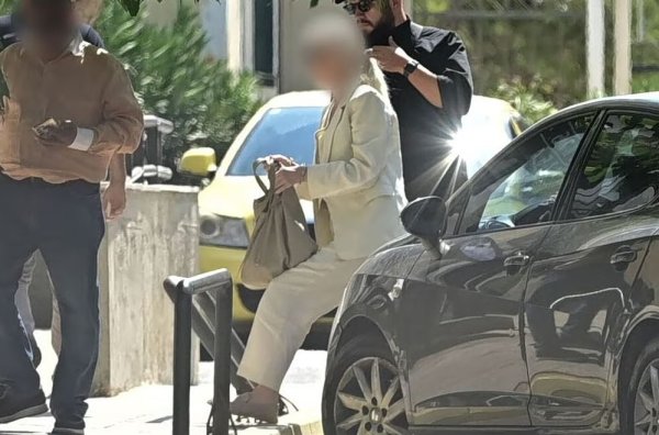 Şarkıcı Mazanakis'in ölümü: Doktorların kızı EKAB'ı aradığını, plazmaferez olduğunu kabul etti