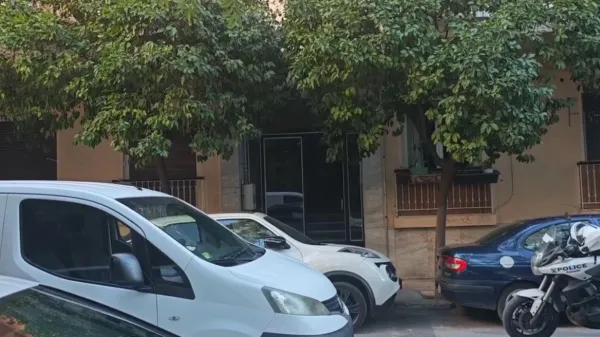 Kallithea'da iki apartman pikrik asit şüphesiyle boşaltıldı, alarm kaldırıldı