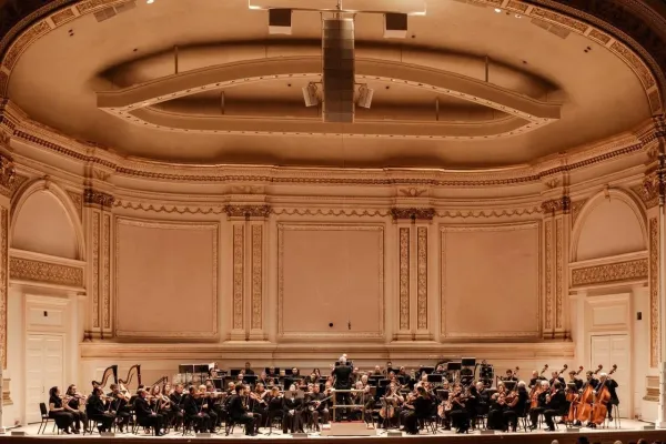 Yazar Nikos Kazantzakis ilk kez New York'ta: Armatör Vangelis Marinakis'in desteğiyle Carnegie Hall konseri