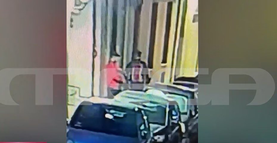Atina'nın Plaka semtindeki gaz kaçağı ve patlamaya yol açan üç şüpheli belirlendi