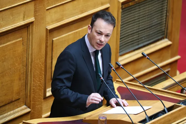Yunan siyasetçi Miltos Zamparas milletvekilliğinden istifa etti, Alexis Tsipras'ın yanında ELAS'a katılıyor