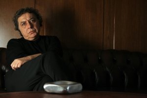 Yunan yazar Dionysis Charitopoulos'a veda: boyun eğmez Piraeuslu kalem