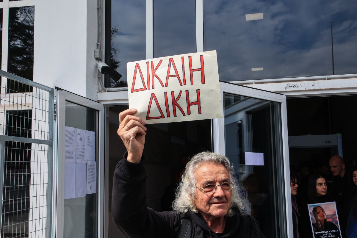 Yunanistan'da Vasilis Maggos davasında savcı, 6 polisin tümü için ağır işkence suçundan mahkûmiyet istedi