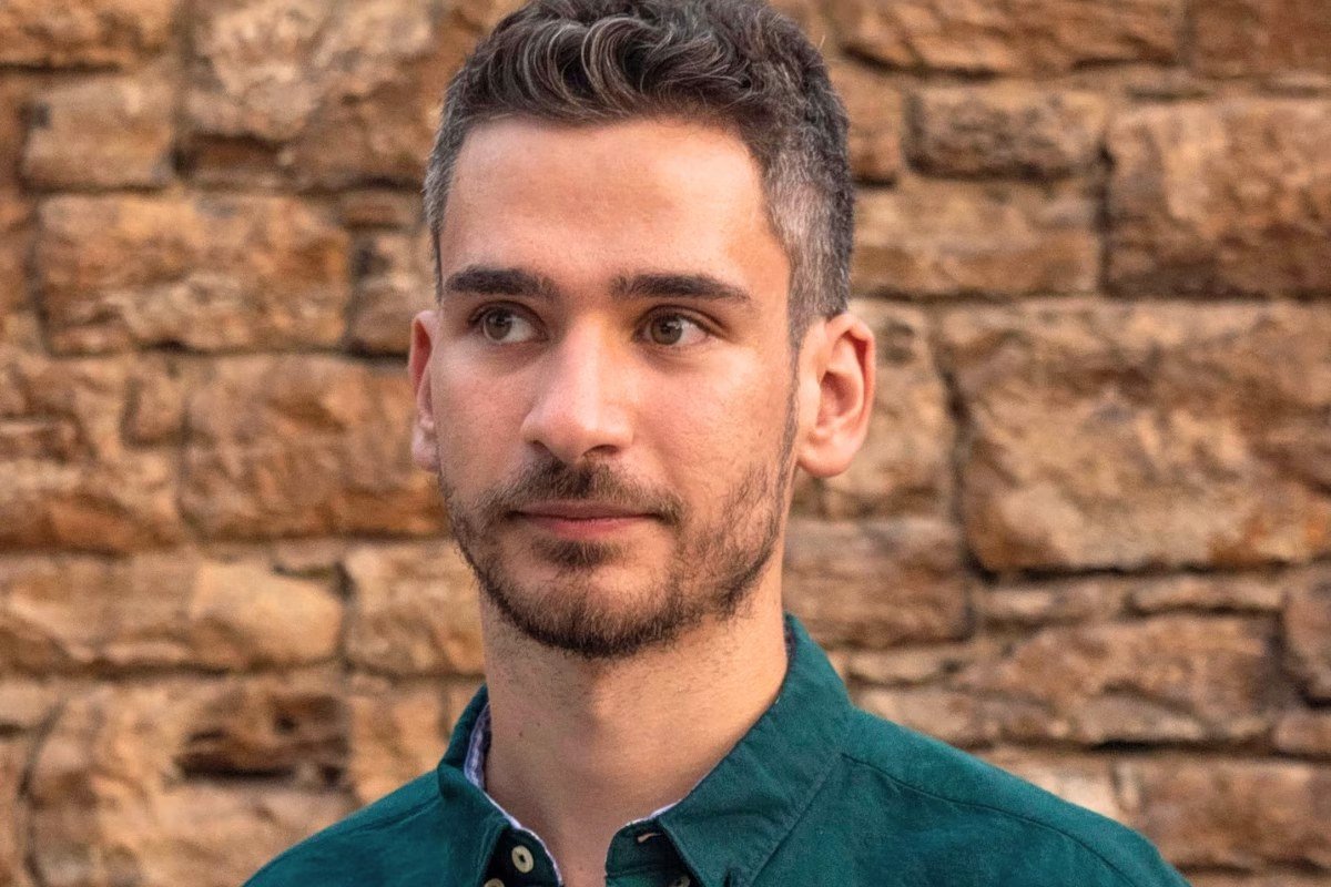 Görme engelli Yunan astrofizikçi Argyris Koumtzis, 'imkânsız' denilen fizik bölümünü birincilikle bitirdi