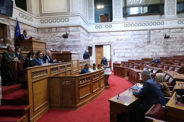 ABD'nin Atina Büyükelçisi Guilfoyle'un iddia edilen 'hükümet deviririz' sözü Meclisi karıştırdı