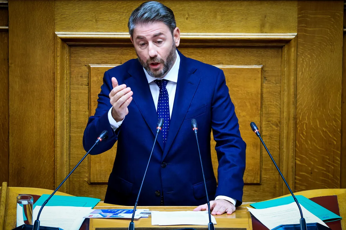 PASOK seçim öncesi üç başlığa sarıldı: Konut, hayat pahalılığı ve özel borç
