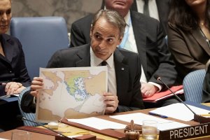 Yunanistan Başbakanı Miçotakis, Türkiye-Libya muhtırasını BM'de haritayla eleştirdi: Coğrafyayı yok sayıyor