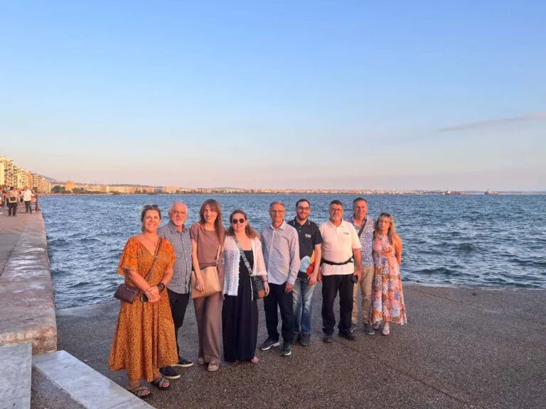 Doçent George Frazis, Avustralya'da Yunan dilini dört on yıldır yaşatıyor