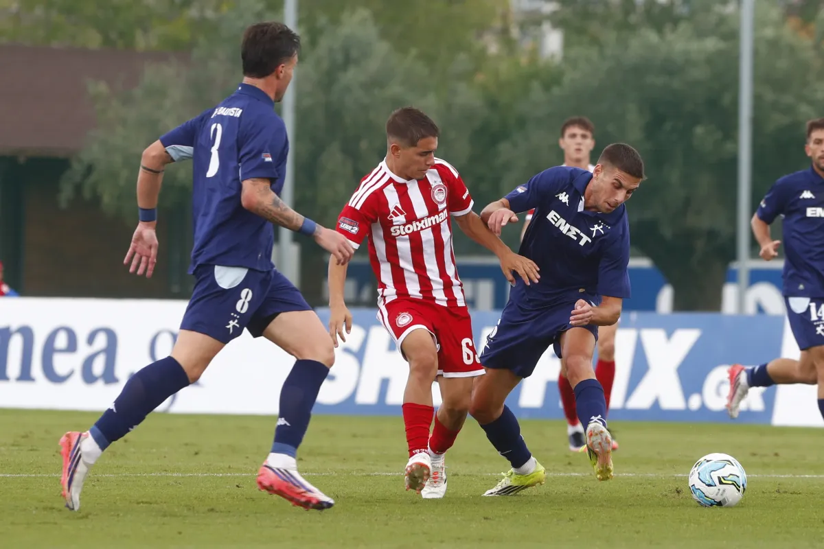 Yunan futbol kulübü Athens Kallithea, Olympiakos B'yi 1-0 yenerek ikinci sıraya yükseldi