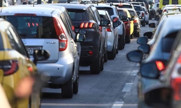 Atina'da trafik yoğunluğu: Kifisos Caddesi'nde durum kötü, sorunlu yollar nerelerde