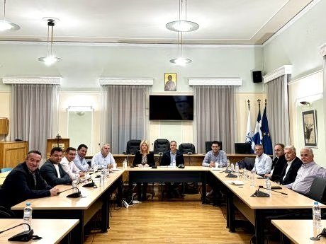 Orta Yunanistan'daki belediye başkanları Halkida'da atık yönetimi projelerini görüştü
