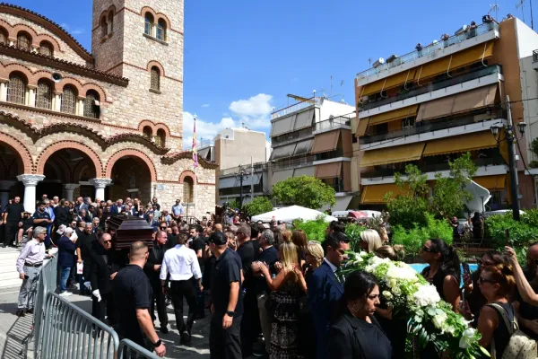 Yunanlı şarkıcı Giorgos Mazonakis için 40. gün anmasına pazar günü 5 bin kişiye kadar katılım bekleniyor