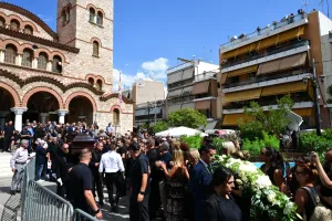 Yunanlı şarkıcı Giorgos Mazonakis için 40. gün anmasına pazar günü 5 bin kişiye kadar katılım bekleniyor