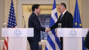 Yunanistan, ABD'ye Hürmüz Boğazı'nda deniz desteği verebileceğini açıkladı