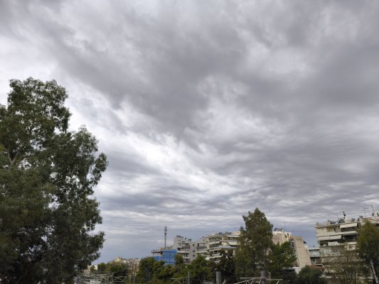 Yunanistan'da bugün hava değişken, yağış ve Afrika kaynaklı toz etkili olacak