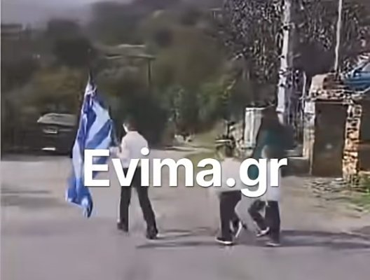 Komito'da 28 Ekim geçit töreni: Okuldan yalnızca üç öğrenci katıldı