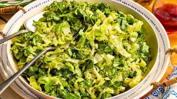 Maroulosalata: Yunan mutfağının 15 dakikada hazırlanan basit marul salatası