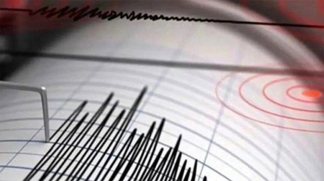 Yunanistan'ın Halkidiki Yarımadası'nın güneyinde denizde 4,2 büyüklüğünde deprem