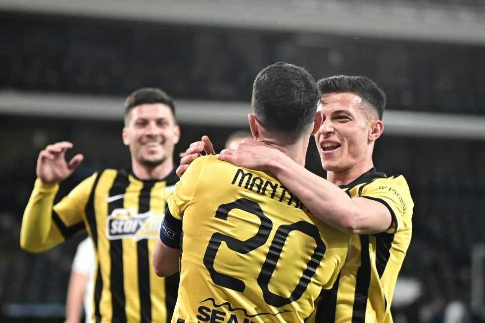 Yunanistan Süper Ligi'nde AEK Atina, Panetolikos ile zorlu bir sınava çıkıyor