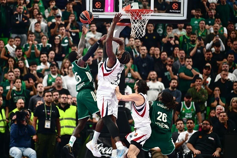 Yunan basketbol devi Panathinaikos, İtalyan Armani Milano'yu 80-75 yendi ve 7-1'e yükseldi