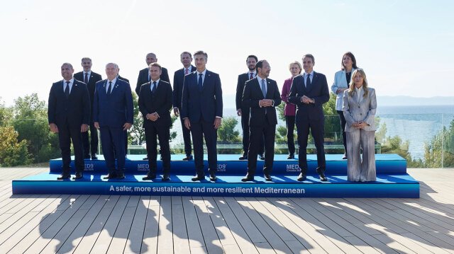 Miçotakis MED9 zirvesinde: Enerji maliyetlerine ortak girişimlerle yanıt verilmeli