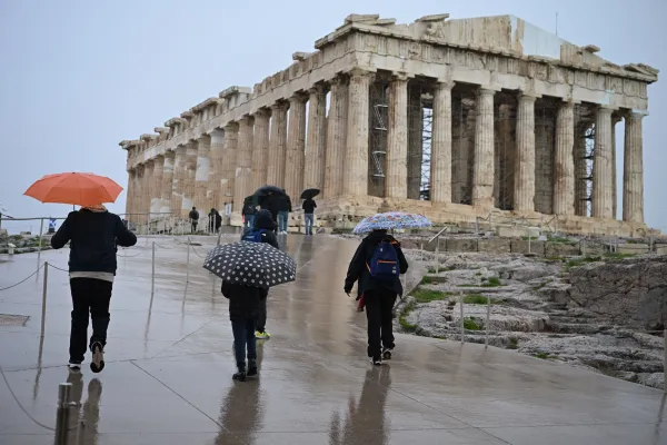 Yunanistan'da sağanaklı günlerin ardından perşembe hava rahatlıyor