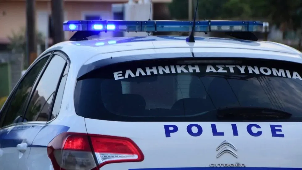 Yunanistan'ın Tırnavos kentinde elektrik şirketi personeli taklidiyle yaşlı kadını dolandıran şüpheli yakalandı