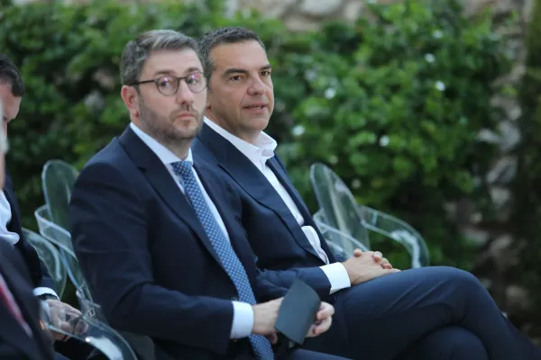 Yunanistan'ın PASOK partisinden eski Başbakan Alexis Tsipras'a kişisel saldırı