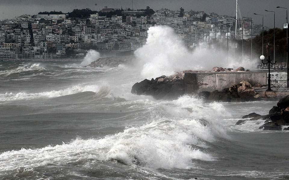 Yunanistan'da fırtına alarmı: Ulusal Meteoroloji 7 bölge için kırmızı kod ilan etti