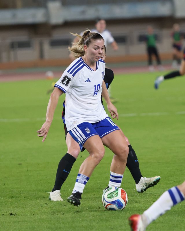 Girit'te Yunanistan İngiltere'yi zorladı, Lionesses Dünya Kupası elemelerinde 3-1 kazandı