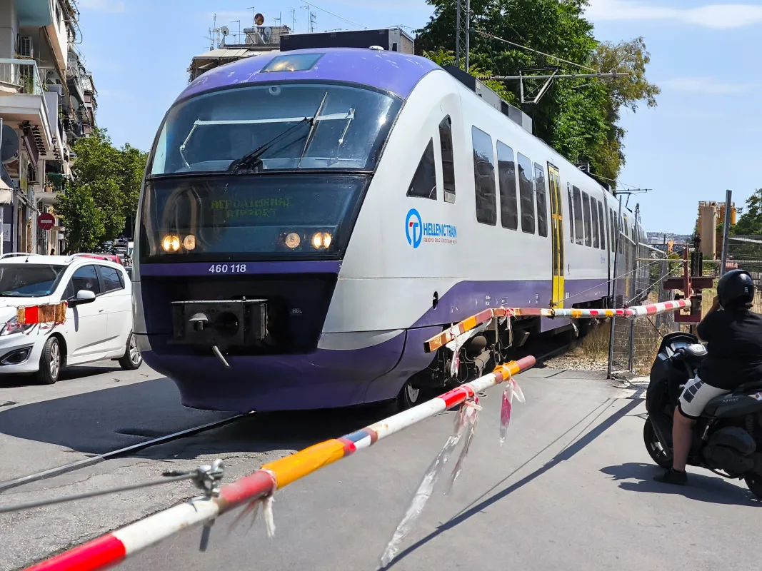 Atina'da banliyö, metro ve ISAP (Atina Elektrikli Demiryolu) istasyonlarında yenileme sürüyor